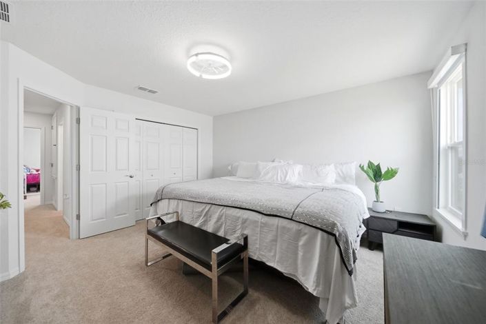 Image No.19-5 Bed Property for sale