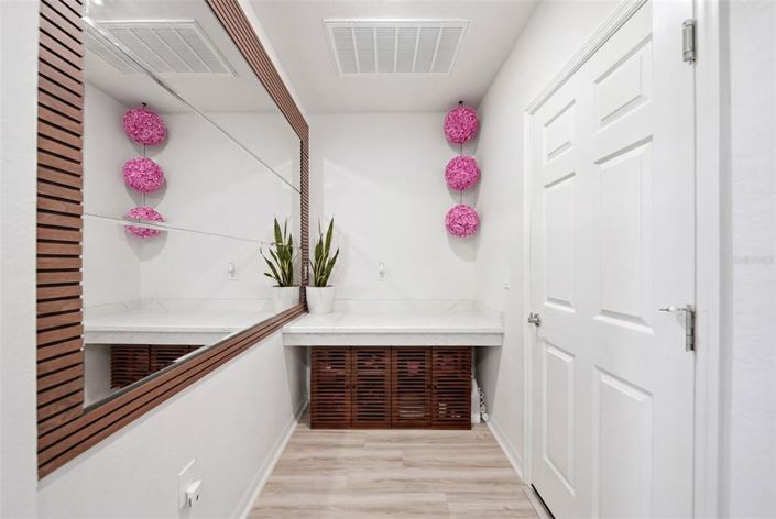 Image No.4-5 Bed Property for sale