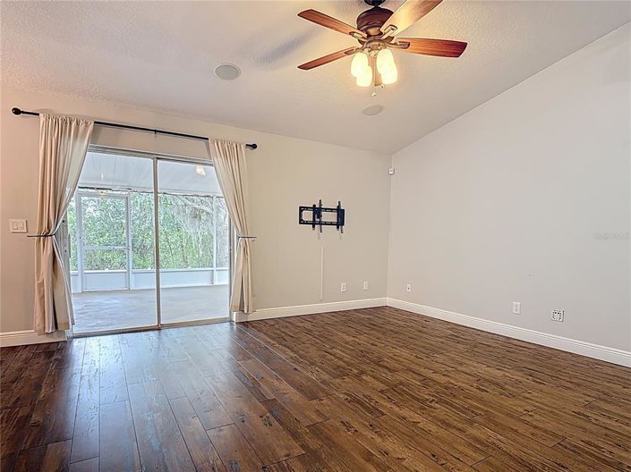 Image No.19-3 Bed Property for sale