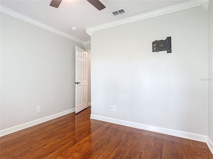 Image No.37-3 Bed Property for sale