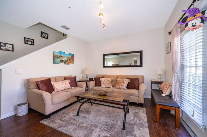 Image No.4-4 Bed Townhouse for sale