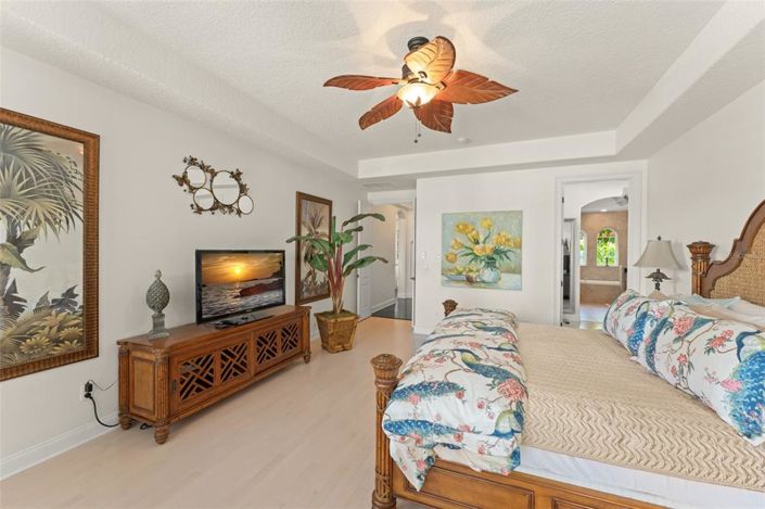 Image No.24-4 Bed Property for sale