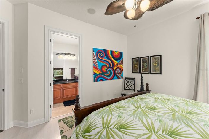 Image No.32-4 Bed Property for sale