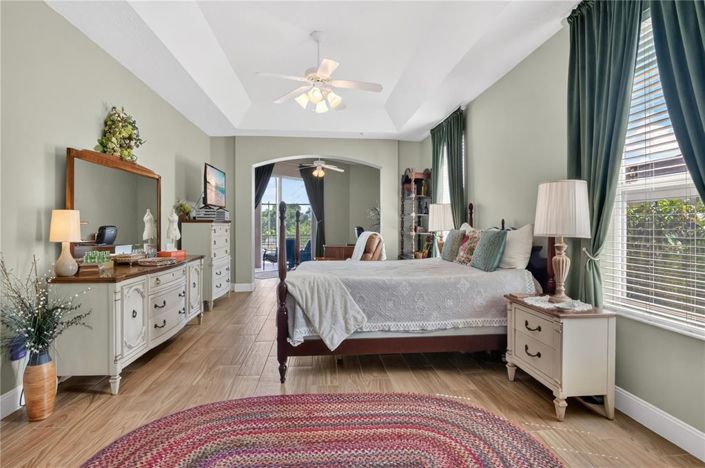 Image No.18-5 Bed Property for sale