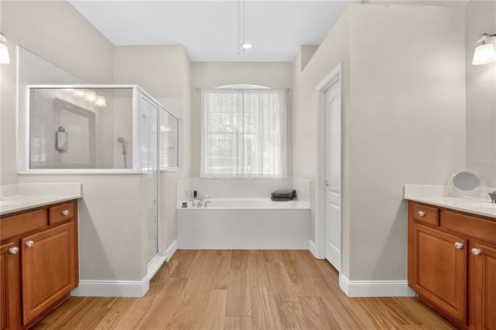 Image No.21-5 Bed Property for sale