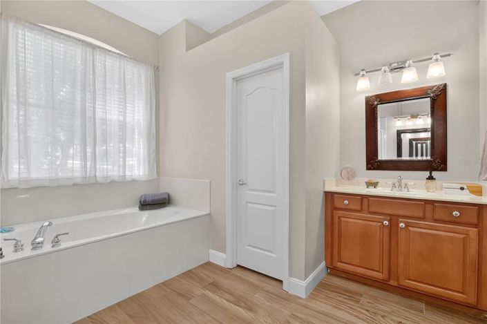 Image No.22-5 Bed Property for sale
