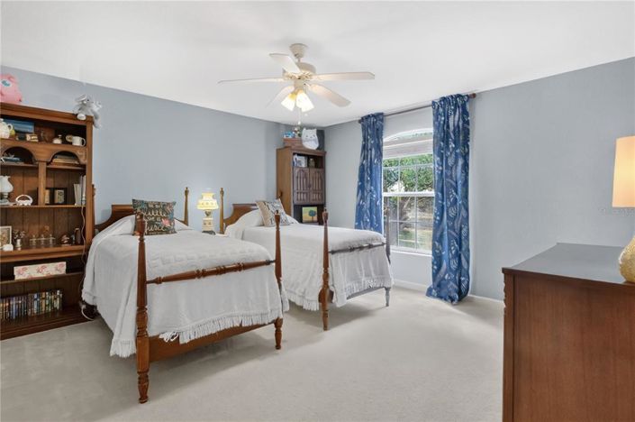 Image No.32-5 Bed Property for sale