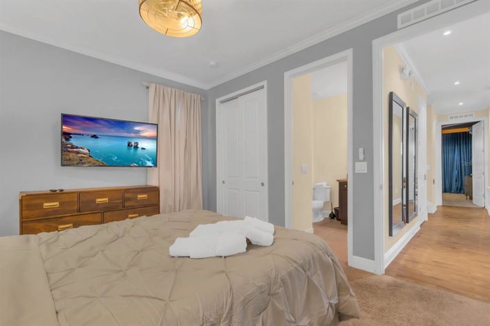 Image No.23-8 Bed Property for sale