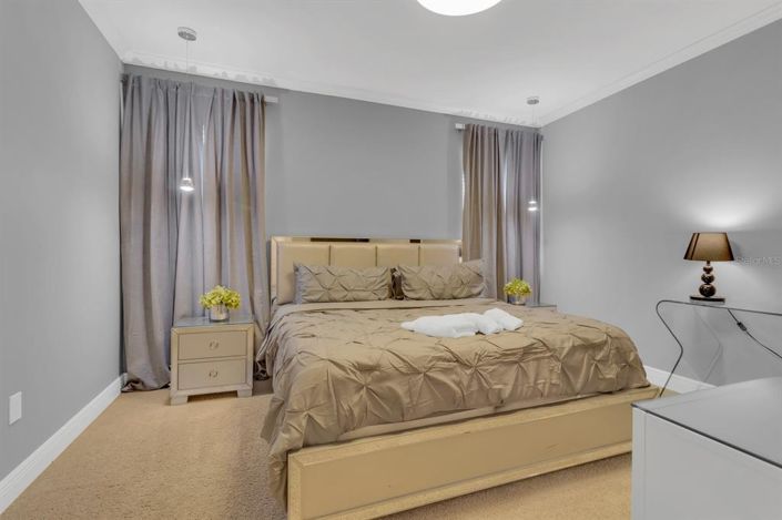 Image No.31-8 Bed Property for sale