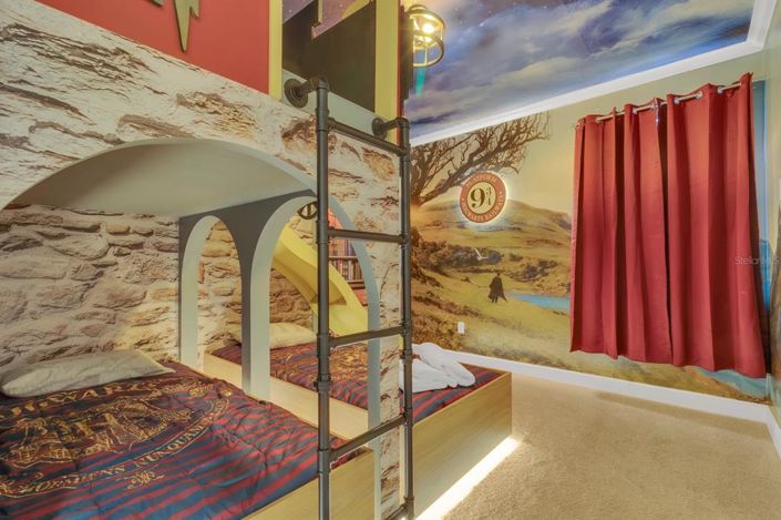 Image No.40-8 Bed Property for sale