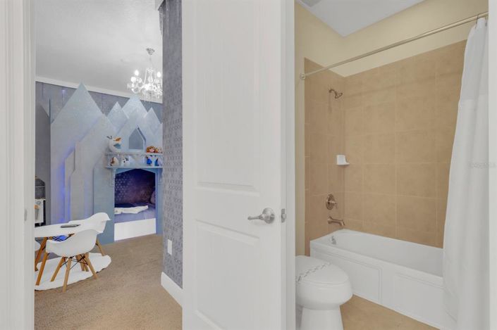 Image No.45-8 Bed Property for sale