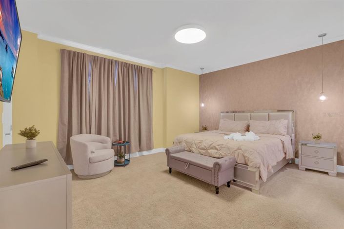 Image No.54-8 Bed Property for sale