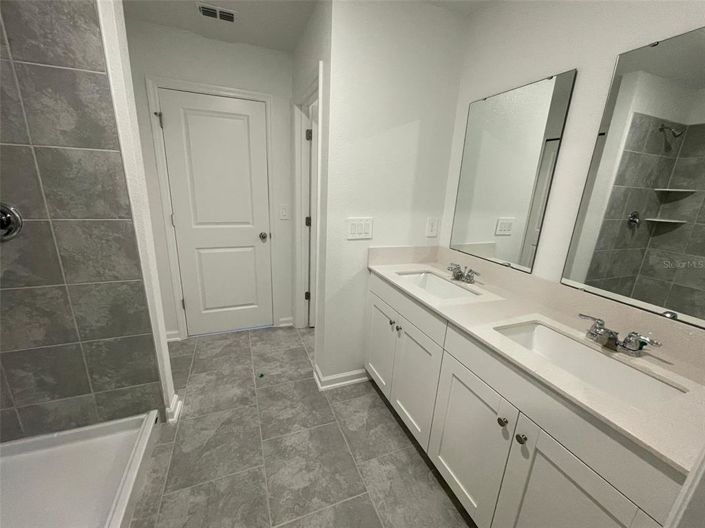 Image No.27-4 Bed Property for sale