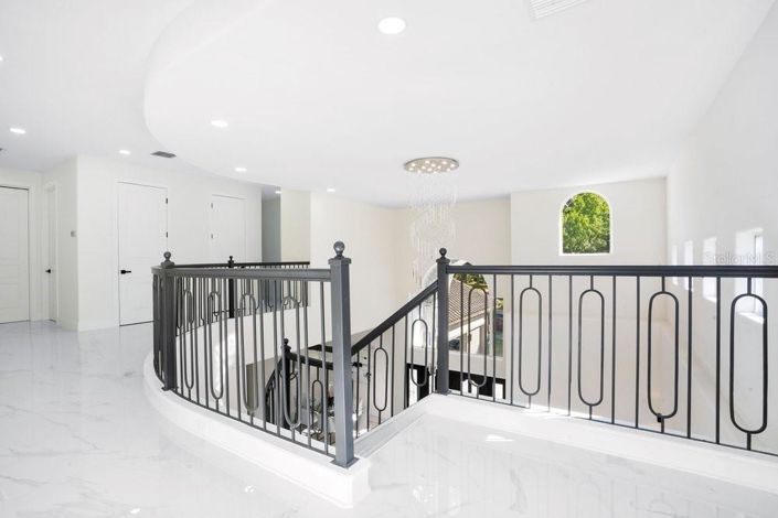 Image No.38-5 Bed Property for sale