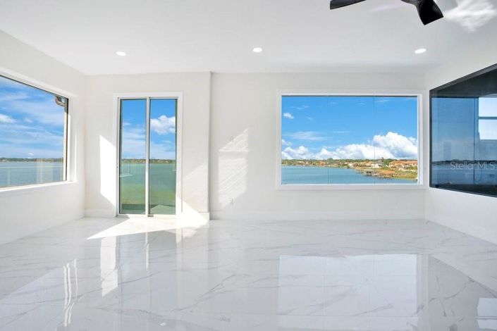 Image No.41-5 Bed Property for sale