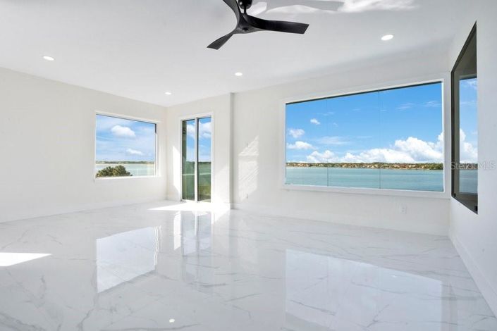Image No.42-5 Bed Property for sale