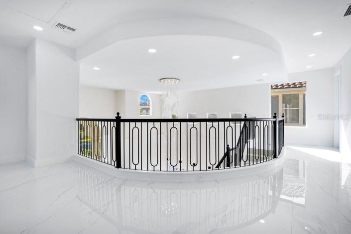 Image No.47-5 Bed Property for sale