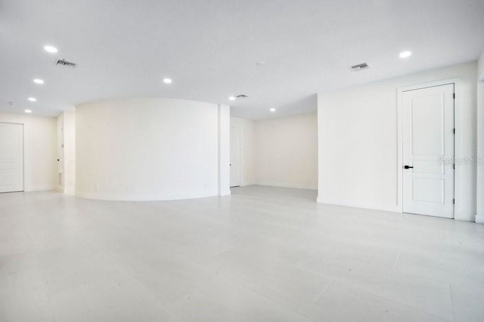 Image No.54-5 Bed Property for sale