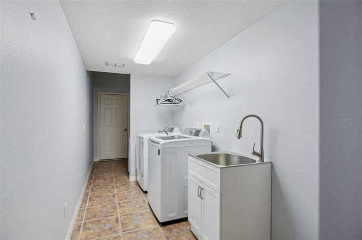 Image No.38-5 Bed Property for sale