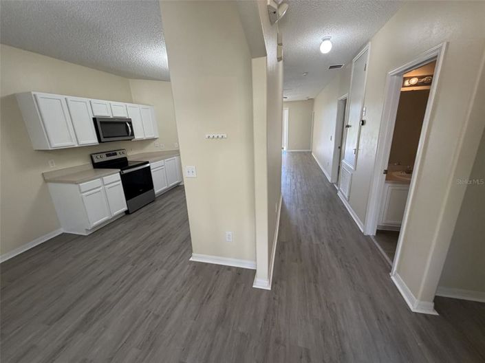 Image No.2-5 Bed Property for sale