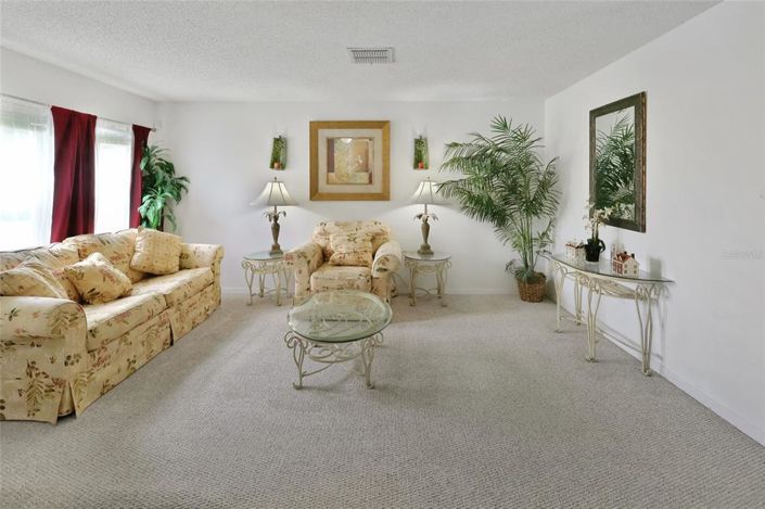Image No.4-4 Bed Property for sale