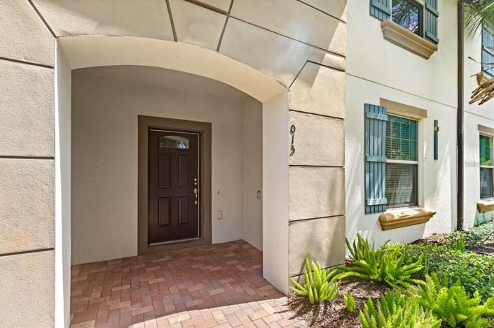 Image No.19-5 Bed Townhouse for sale