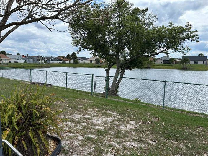 Image No.20-Propriété de 4 chambres à vendre à Kissimmee