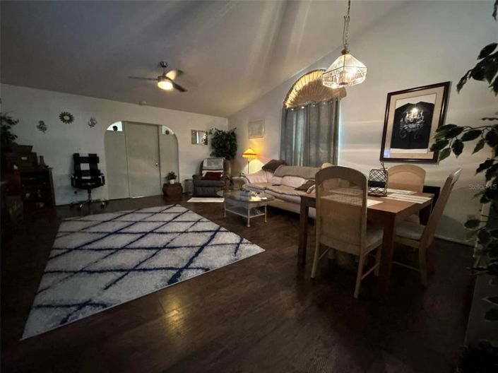 Image No.3-Propriété de 4 chambres à vendre à Kissimmee