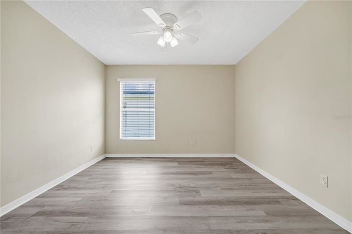 Image No.27-3 Bed Property for sale