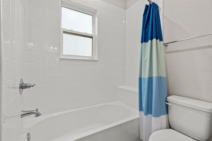 Image No.26-4 Bed Property for sale