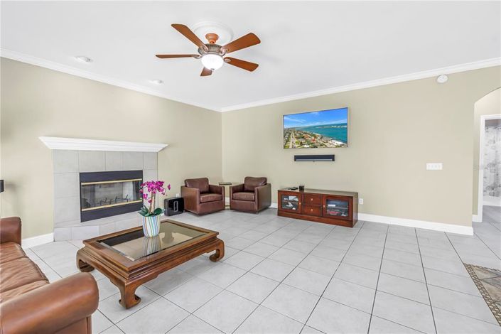 Image No.12-3 Bed Property for sale