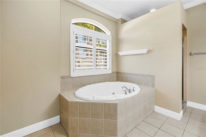 Image No.19-3 Bed Property for sale
