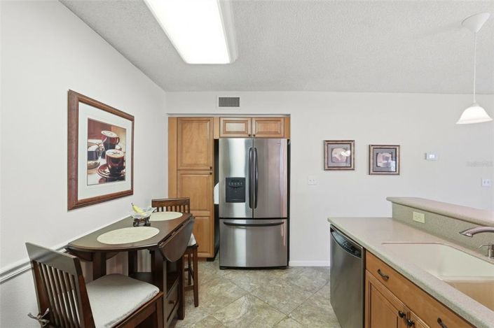 Image No.10-2 Bed Property for sale