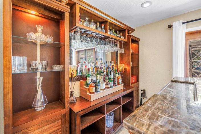 Image No.32-5 Bed Property for sale