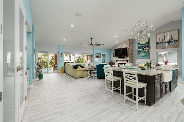 Image No.4-4 Bed Property for sale