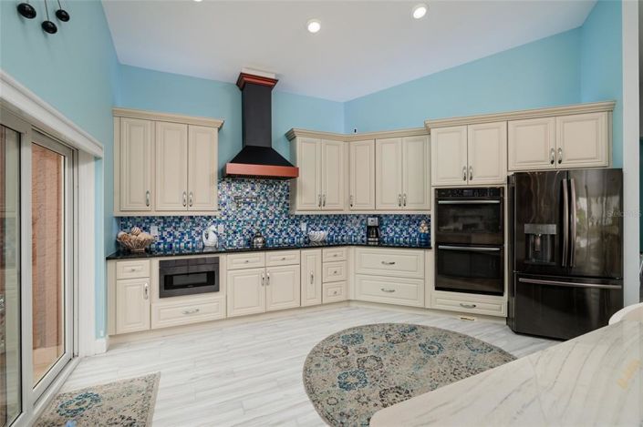 Image No.8-4 Bed Property for sale
