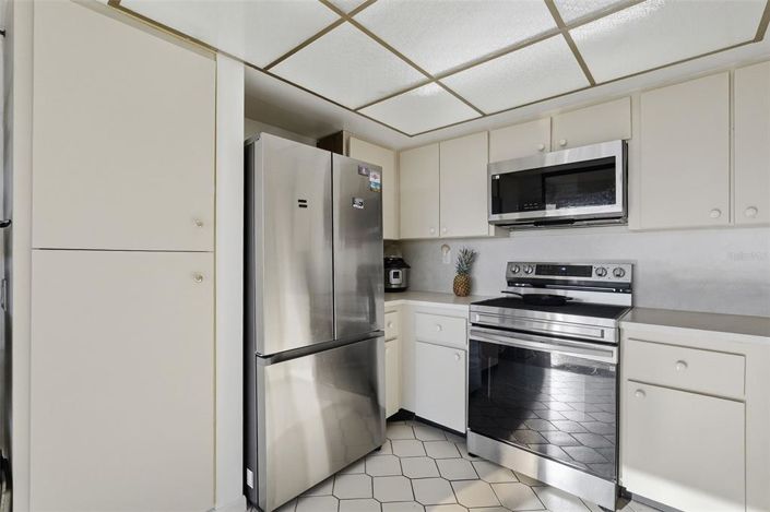 Image No.11-2 Bed Property for sale