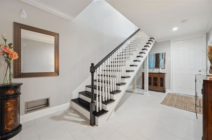 Image No.48-5 Bed Property for sale