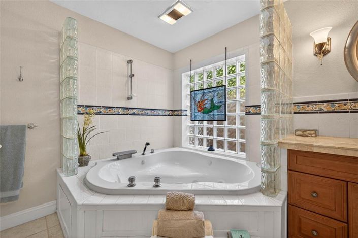 Image No.27-4 Bed Property for sale