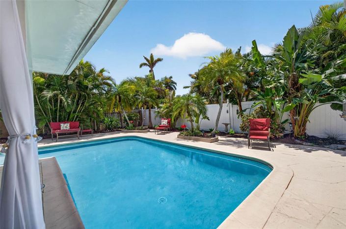 Image No.41-4 Bed Property for sale