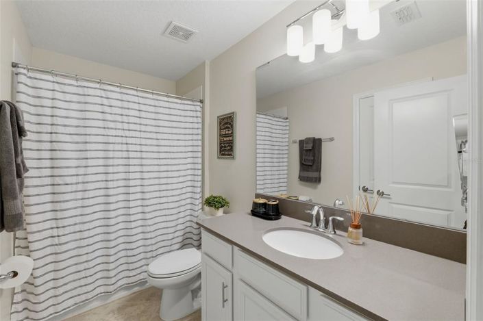 Image No.41-3 Bed Property for sale