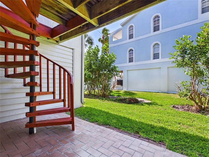 Image No.36-2 Bed Townhouse for sale