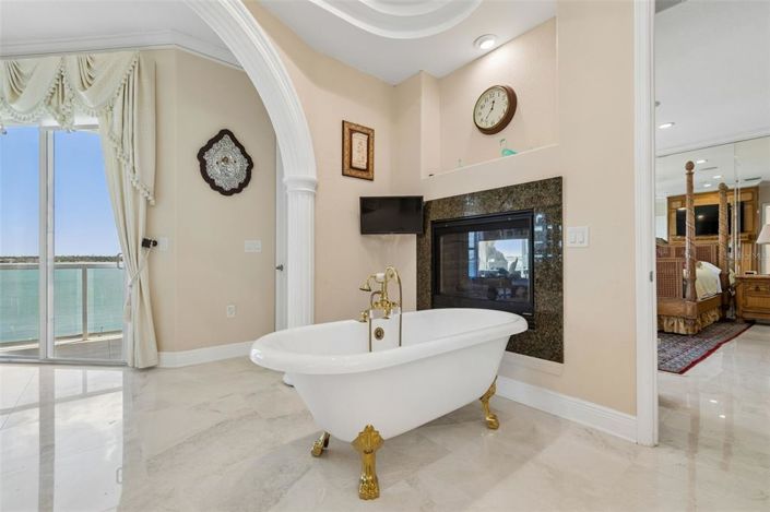 Image No.35-5 Bed Property for sale