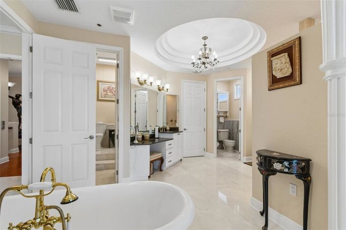 Image No.37-5 Bed Property for sale