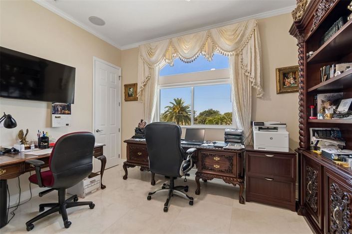Image No.40-5 Bed Property for sale