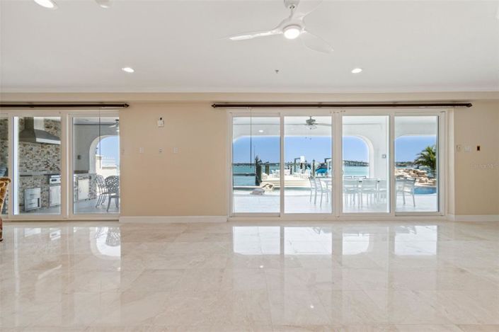 Image No.50-5 Bed Property for sale