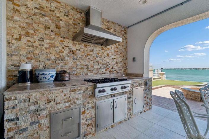 Image No.55-5 Bed Property for sale