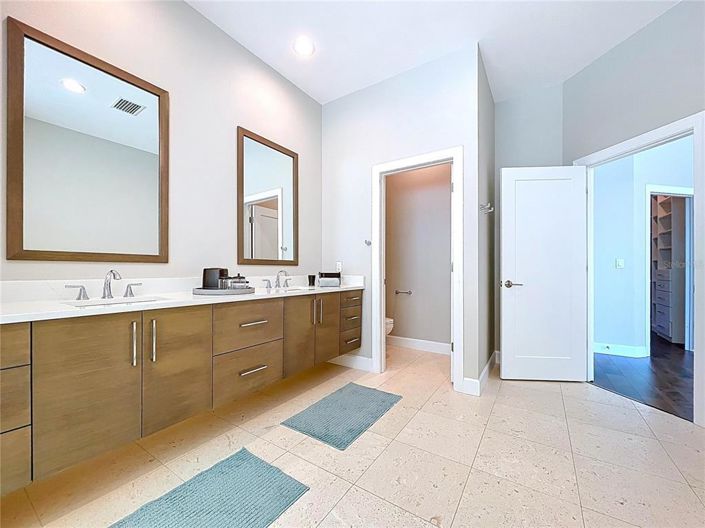 Image No.27-4 Bed Property for sale