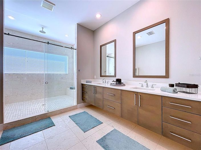 Image No.29-4 Bed Property for sale