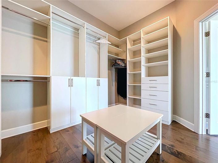 Image No.32-4 Bed Property for sale